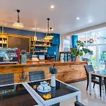 Up 2 You Cafe & Hotel Phuket
